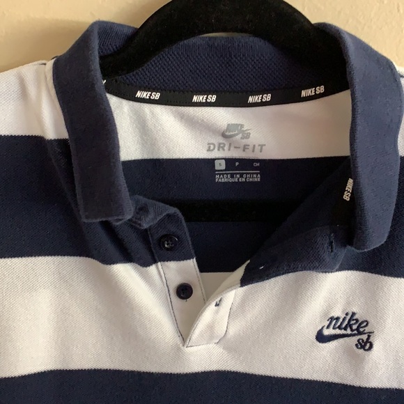 Nike SB crop top! - Picture 2 of 5